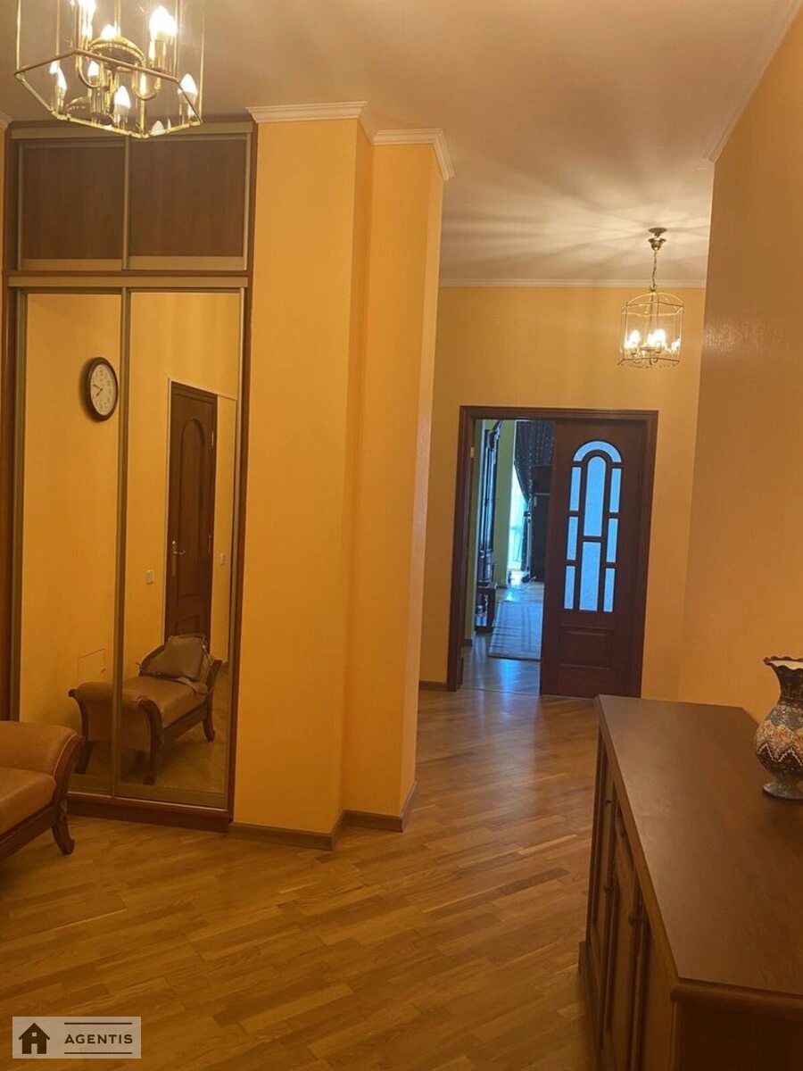 Сдам квартиру 4 комнаты, 175 m², 4 эт./24 этажа. 3, Провіантська вул. (Галі Тимофєєвої), Киев. 