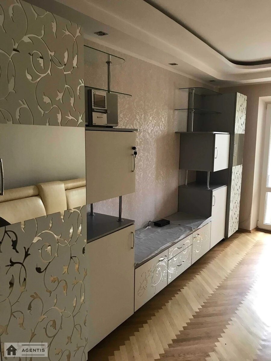 Apartment for rent 2 rooms, 47 m², 5th fl./5 floors. 2, Lytvynenko-Volgemut 2, Kyiv. 