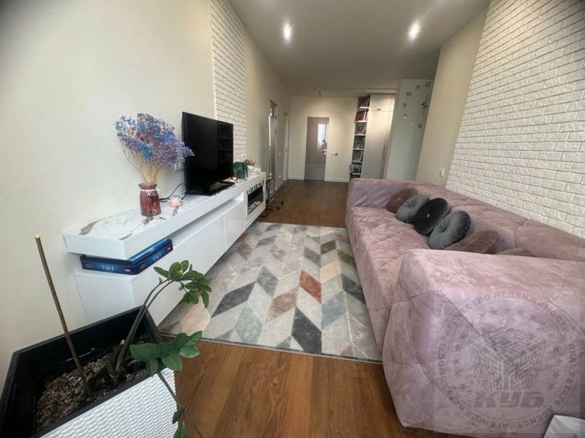 Продаж квартири 3 кімнати, 107 m², 22 пов./25 поверхів. 6, Казарменна вул. (Григорія Андрющенка), Київ. 