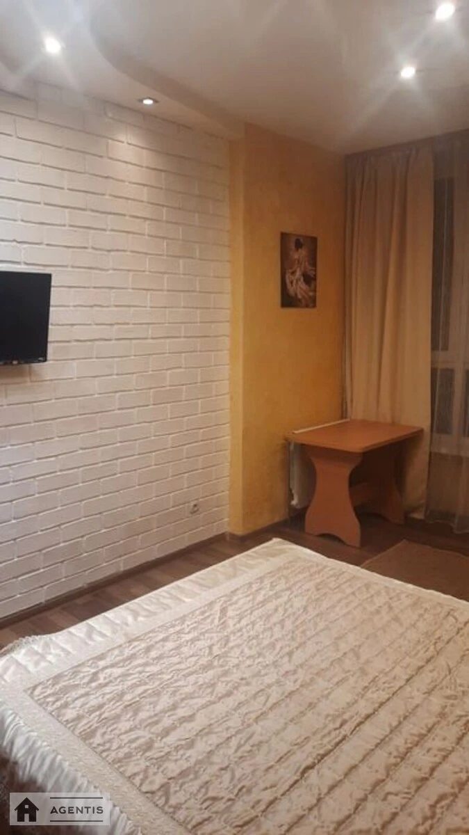 Сдам квартиру 2 комнаты, 54 m², 24 эт./25 этажей. 13, Єлизавети Чавдар вул., Киев. 