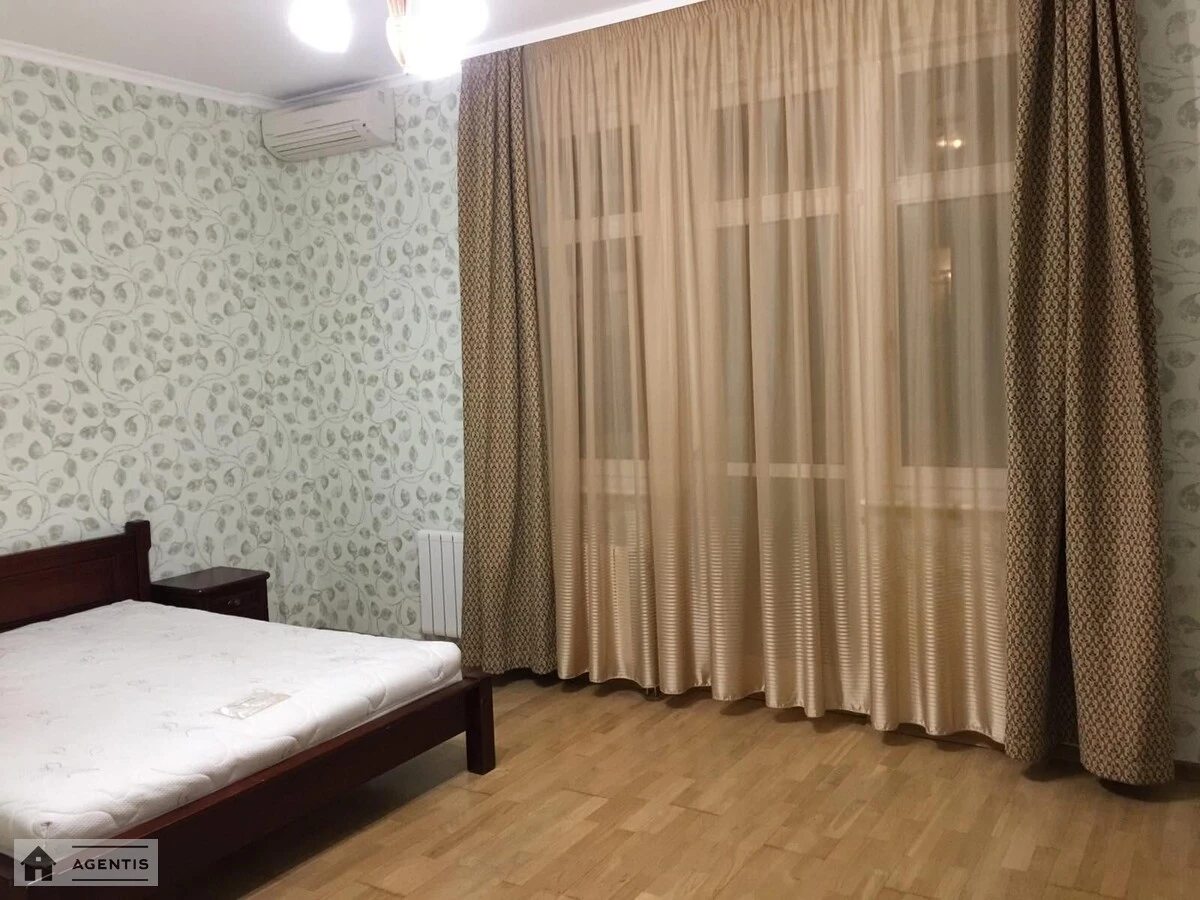 Здам квартиру 3 кімнати, 118 m², 4 пов./9 поверхів. 36, Бульварно-Кудрявська вул. (Воровського), Київ. 