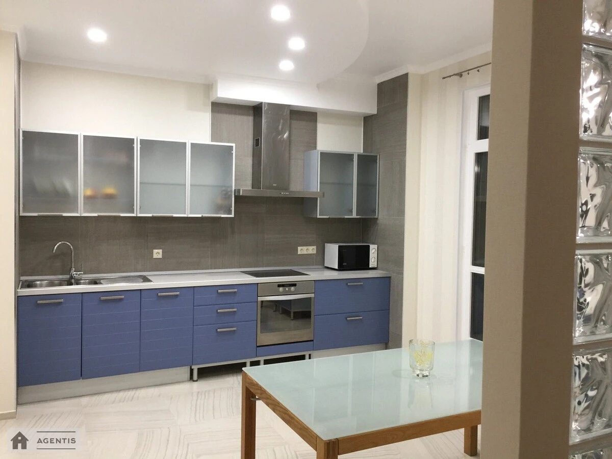 Здам квартиру 3 кімнати, 118 m², 4 пов./9 поверхів. 36, Бульварно-Кудрявська вул. (Воровського), Київ. 