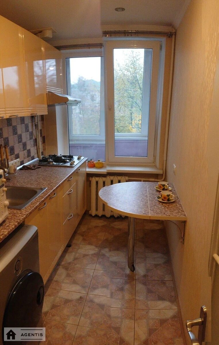 Apartment for rent 1 room, 29 m², 4th fl./9 floors. 2, Zoologichna 2, Kyiv. 