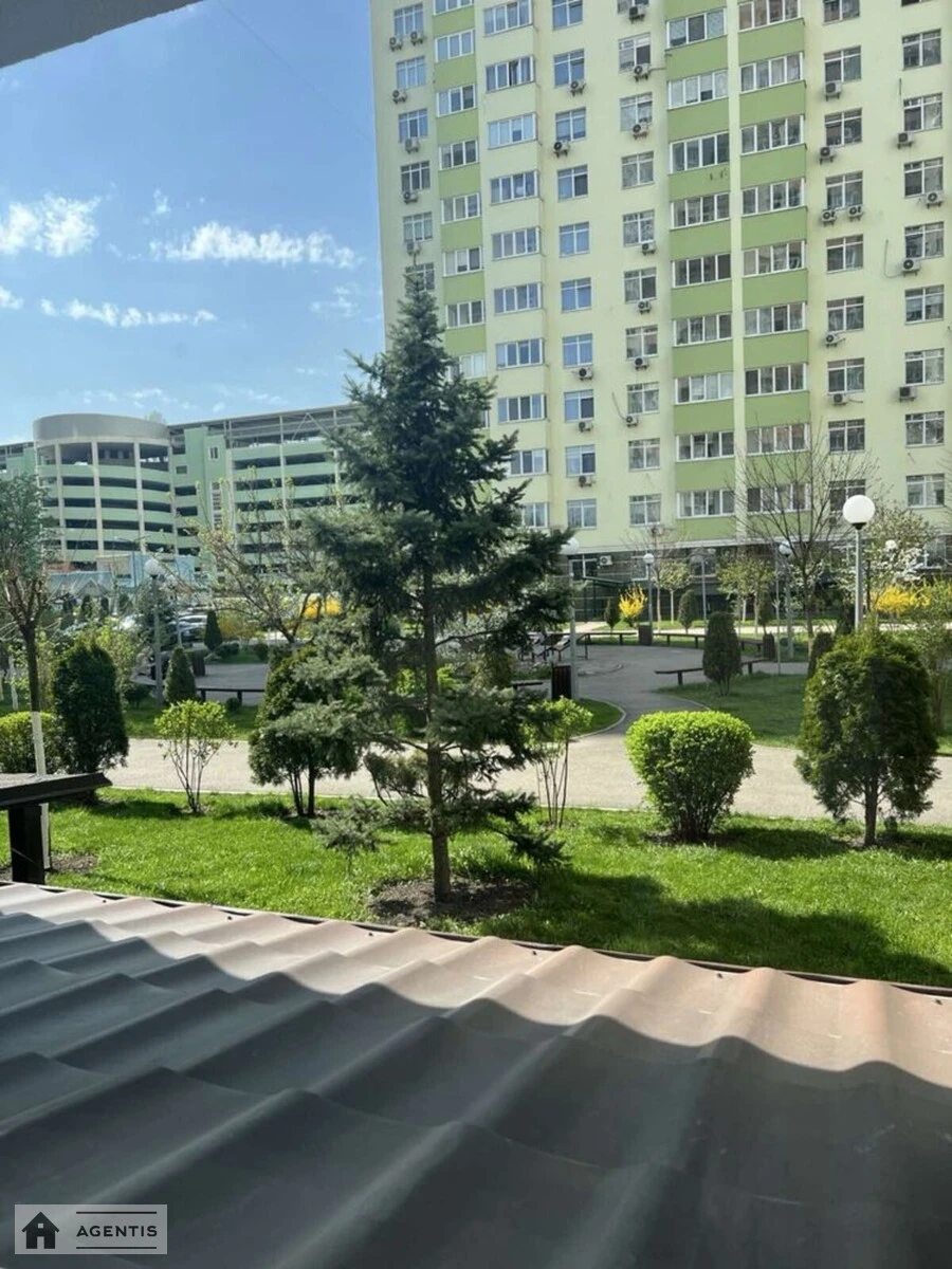 Apartment for rent 1 room, 40 m², 1st fl./25 floors. Voskresenska, Kyiv. 