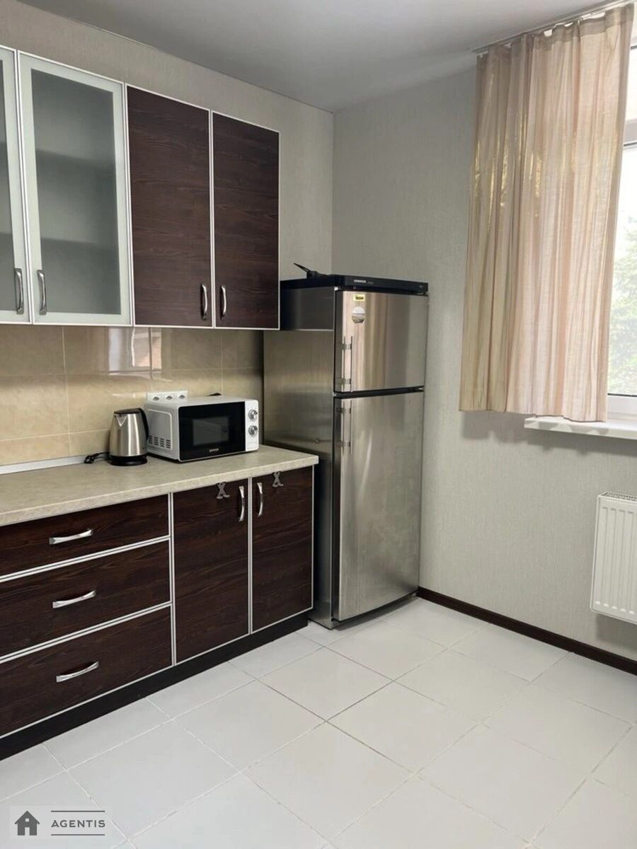 Apartment for rent 1 room, 40 m², 1st fl./25 floors. Voskresenska, Kyiv. 