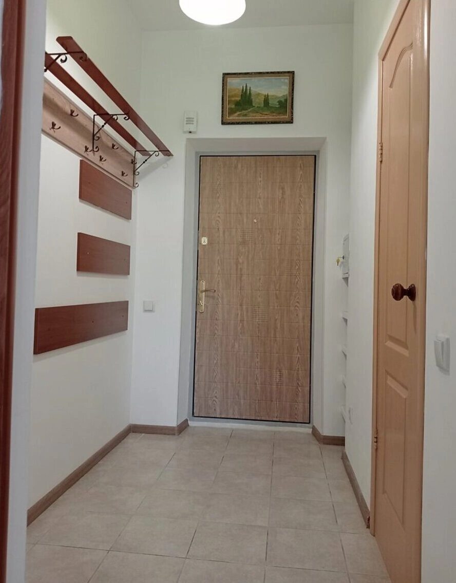 Продаж квартири 1 кімната, 40 m², 3 пов./8 поверхів. 8, Бузька вул. (Єнисейська), Київ. 