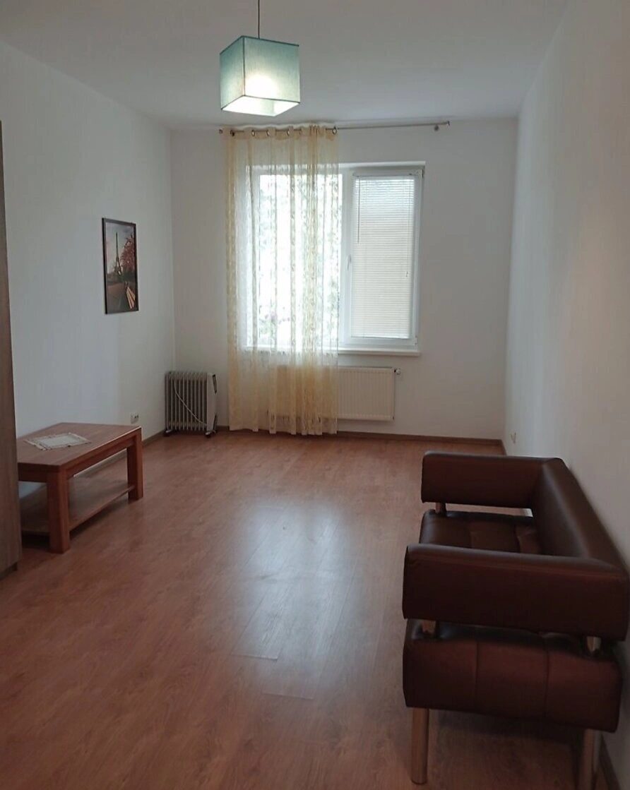 Продаж квартири 1 кімната, 40 m², 3 пов./8 поверхів. 8, Бузька вул. (Єнисейська), Київ. 