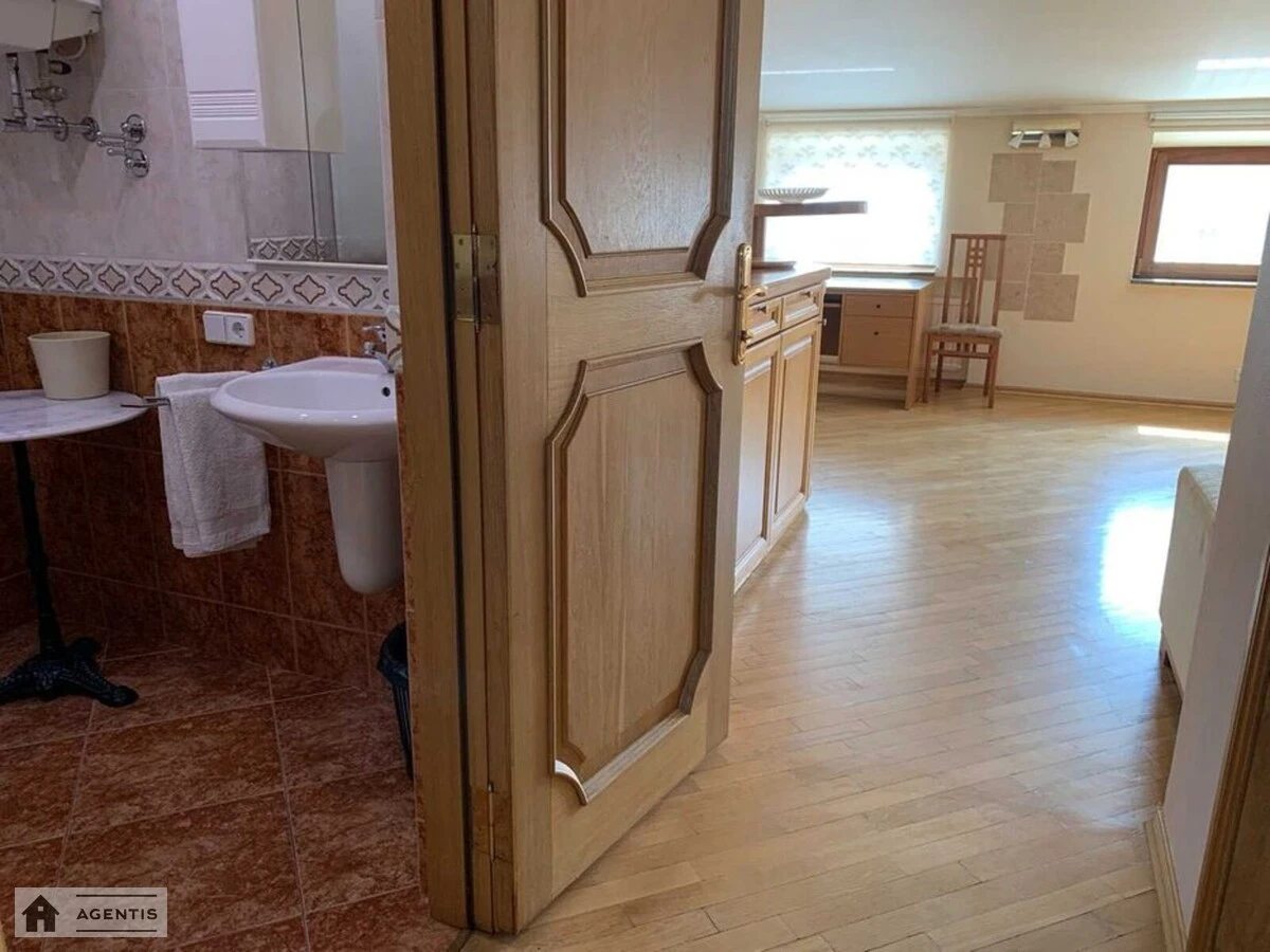 Apartment for rent 2 rooms, 70 m², 7th fl./7 floors. Hetmana Pavla Skoropadskoho vul. Lva Tolstoho, Kyiv. 