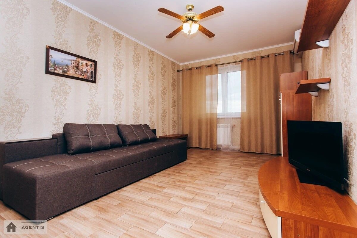 Apartment for rent 1 room, 42 m², 19th fl./24 floors. 5, Yuriya Kondratyuka vul., Kyiv. 