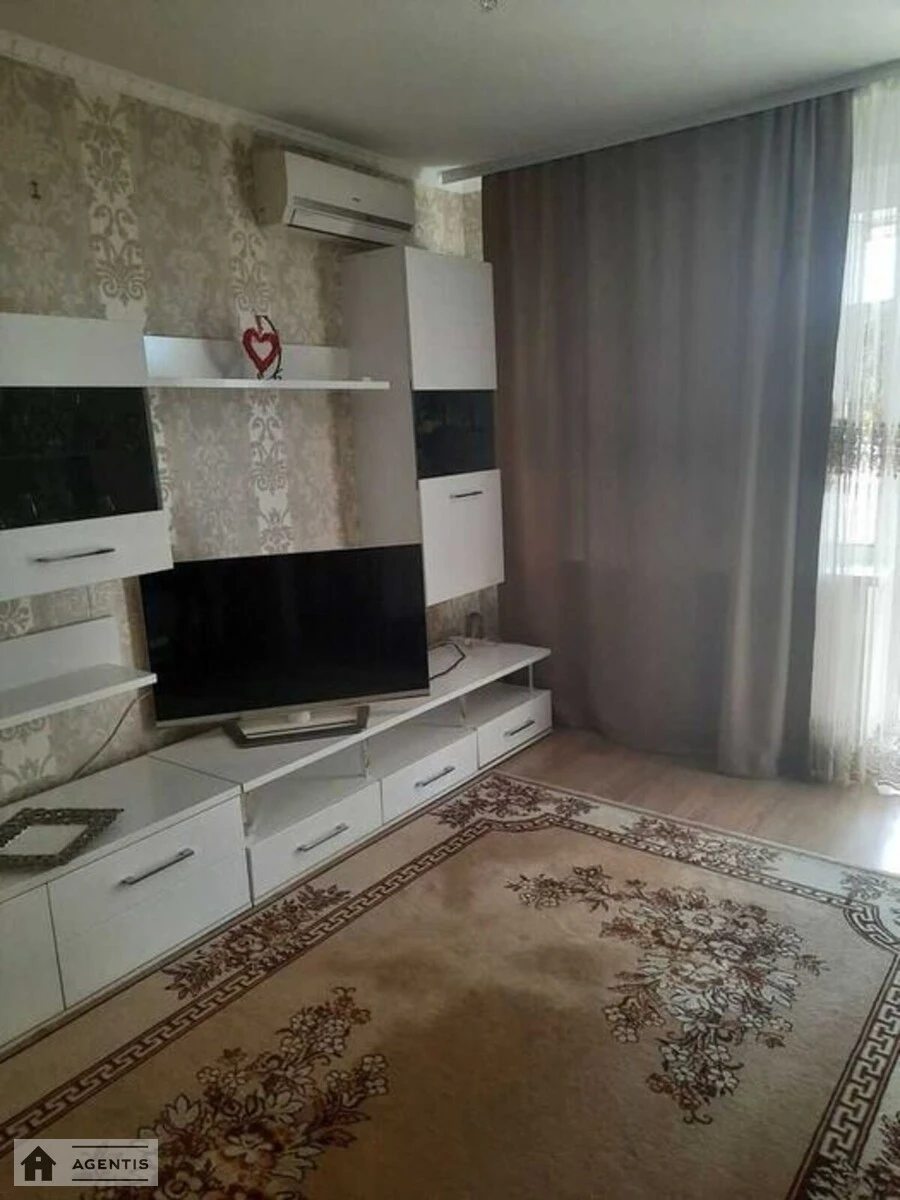 Здам квартиру 2 кімнати, 56 m², 4 пов./9 поверхів. Бакинська, Київ. 