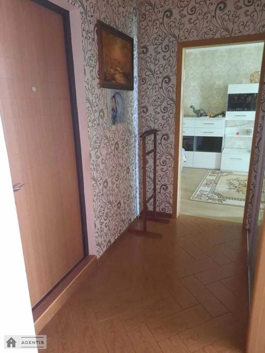 Здам квартиру 2 кімнати, 56 m², 4 пов./9 поверхів. Бакинська, Київ. 