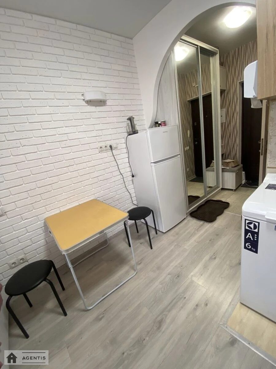 Сдам квартиру 1 комната, 22 m², 2 эт./16 этажей. Регенераторная, Киев. 