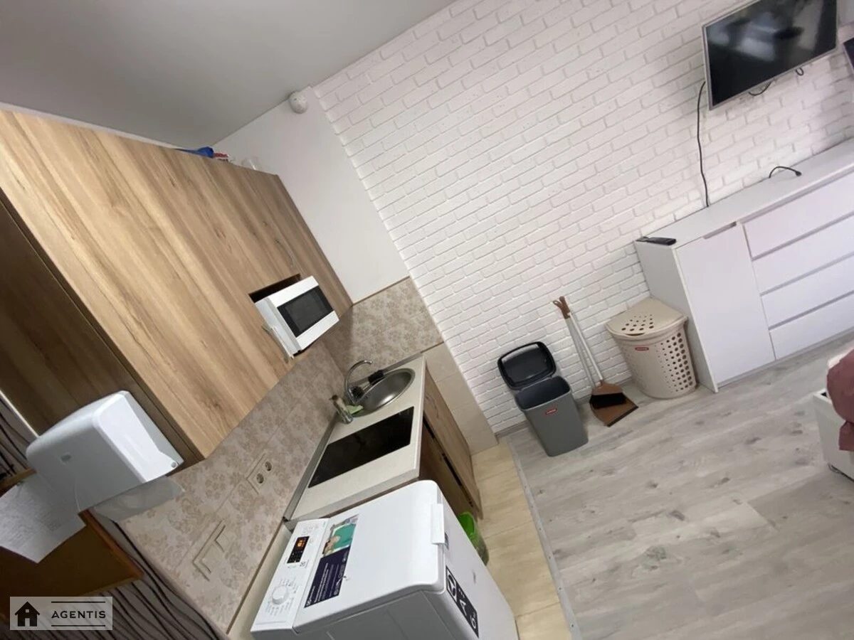 Сдам квартиру 1 комната, 22 m², 2 эт./16 этажей. Регенераторная, Киев. 