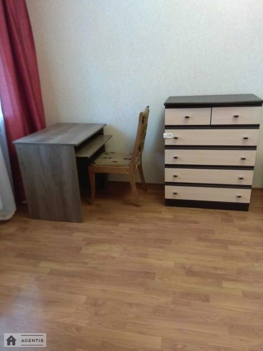 Здам квартиру 2 кімнати, 47 m², 3 пов./5 поверхів. 12, Миколи Василенка вул., Київ. 