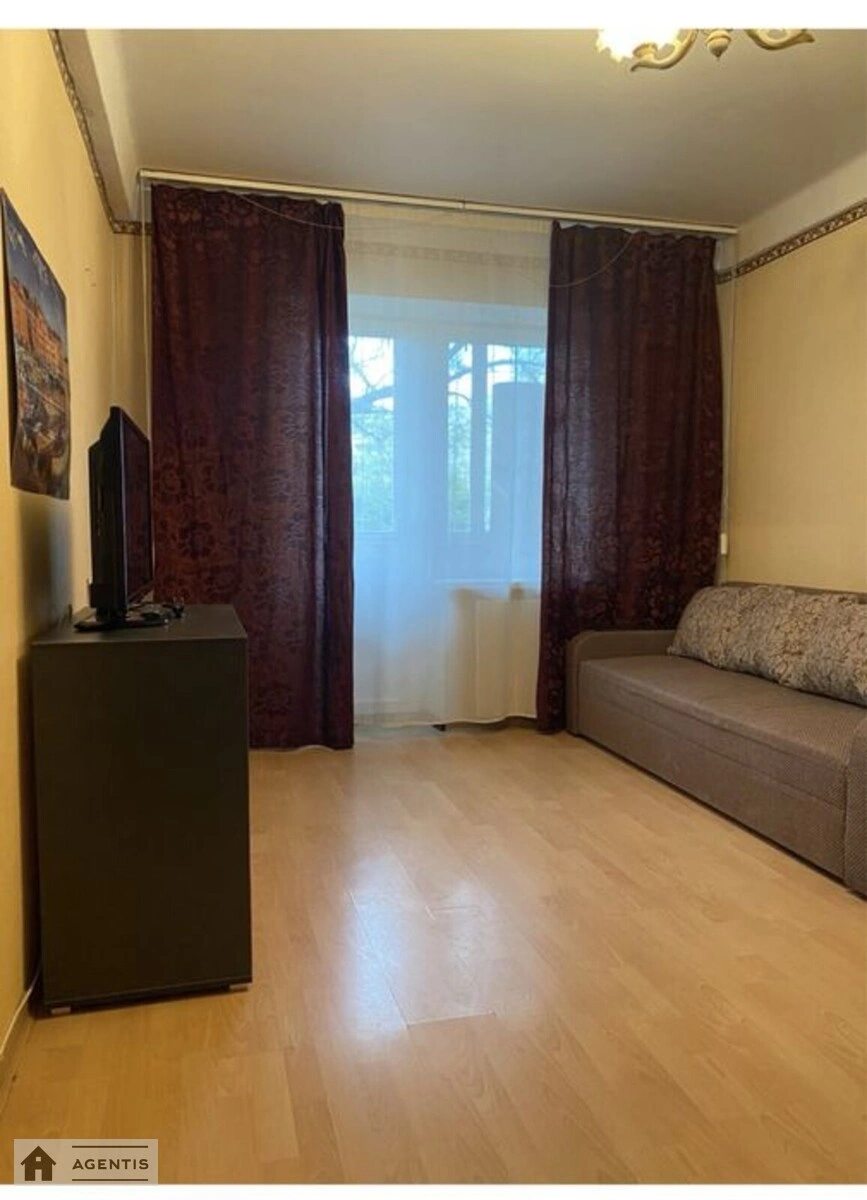 Сдам квартиру 1 комната, 35 m², 1 эт./9 этажей. 4, Йорданська вул. (Лайоша Гавро), Киев. 