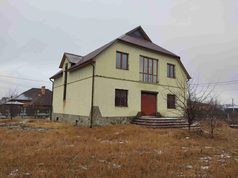 House for sale. 5 rooms, 226 m², 2 floors. Nyutona, Kharkiv. 