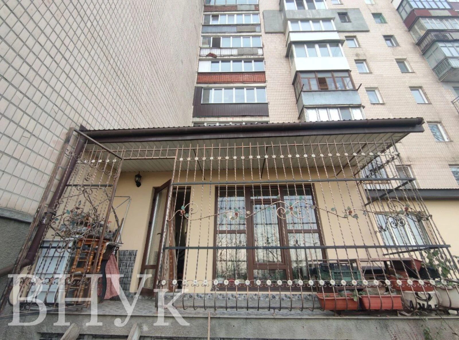 Продаж квартири 3 кімнати, 751 m², 1 пов./9 поверхів. Курбаса Л. вул., Тернопіль. 