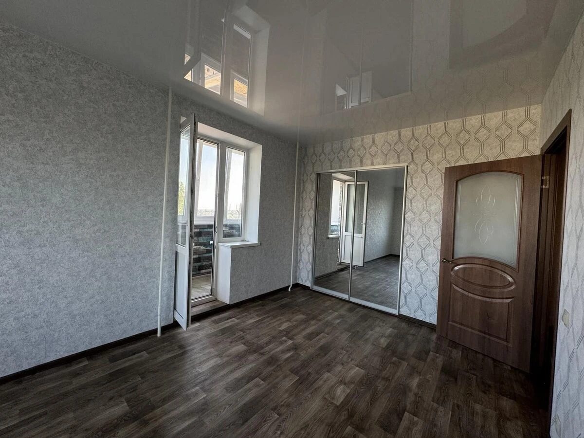 Продажа квартиры 1 комната, 35 m², 5 эт./9 этажей. Віктора Френчка вул.(Бєляєва), Кропивницкий. 