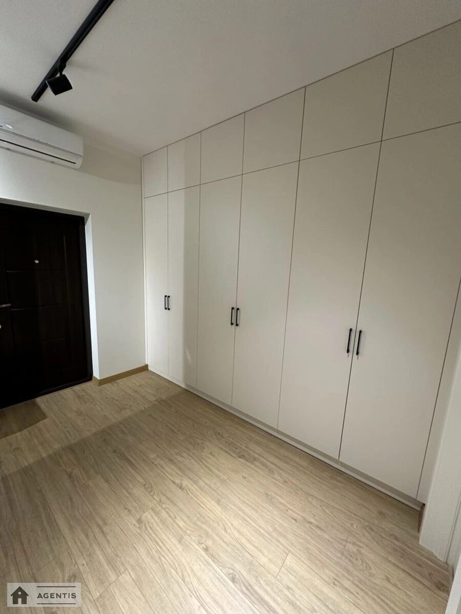 Здам квартиру 2 кімнати, 64 m², 5 пов./9 поверхів. 16, Нагірна 16, Київ. 