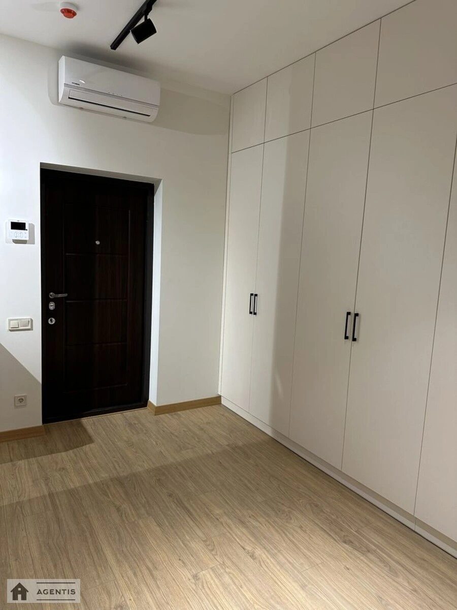 Здам квартиру 2 кімнати, 64 m², 5 пов./9 поверхів. 16, Нагірна 16, Київ. 