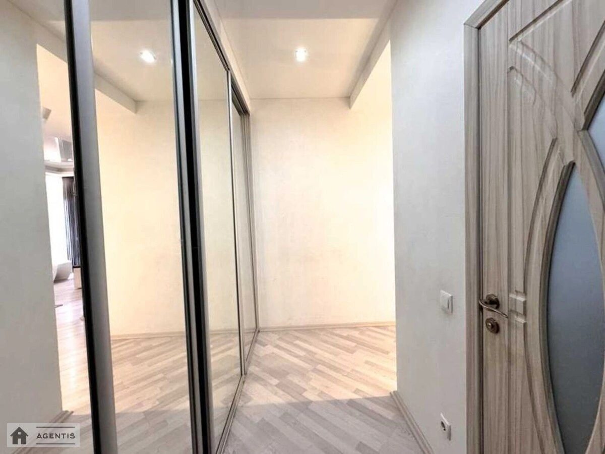 Здам квартиру 1 кімната, 39 m², 6 пов./10 поверхів. Регенераторна, Київ. 