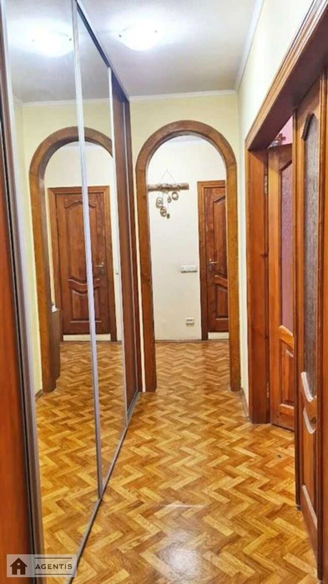 Здам квартиру 3 кімнати, 70 m², 9 пов./9 поверхів. 21, Празька 21, Київ. 