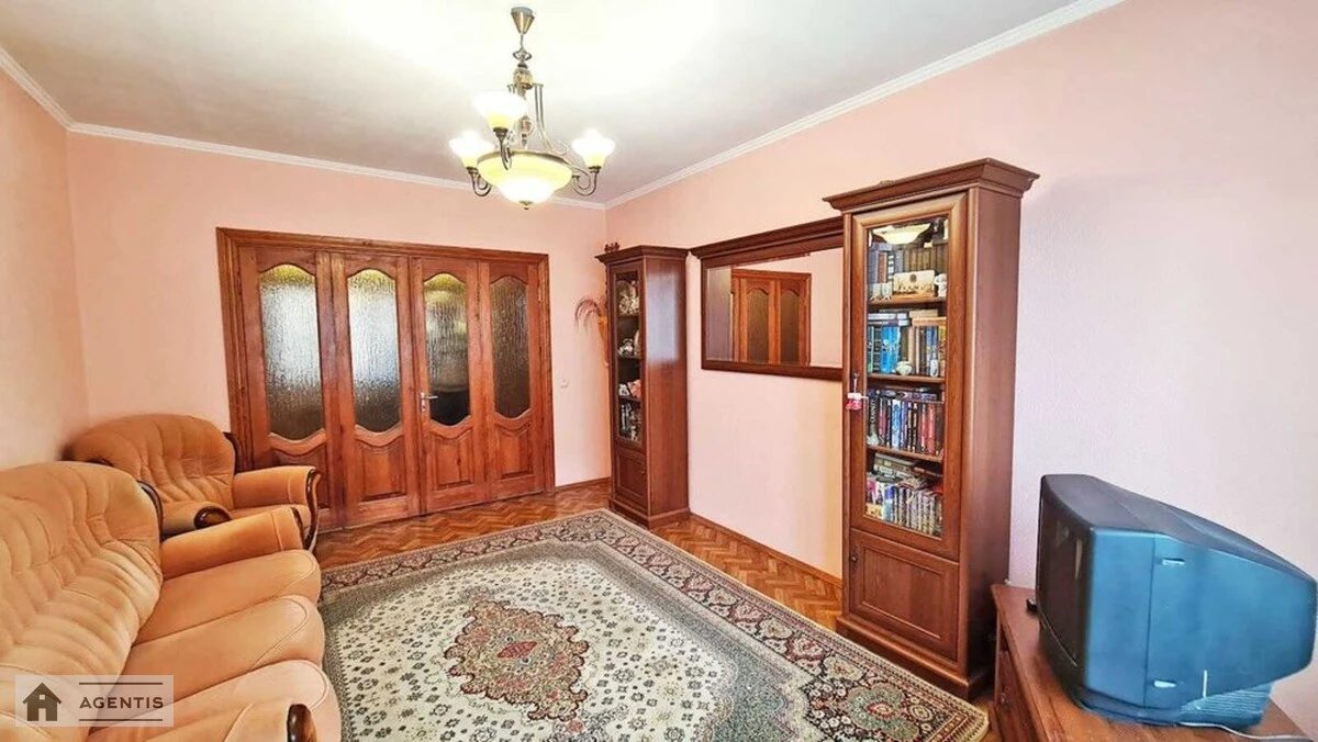 Здам квартиру 3 кімнати, 70 m², 9 пов./9 поверхів. 21, Празька 21, Київ. 