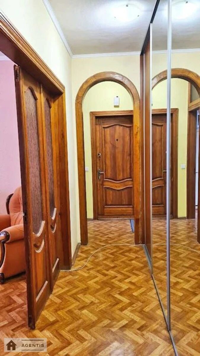 Здам квартиру 3 кімнати, 70 m², 9 пов./9 поверхів. 21, Празька 21, Київ. 