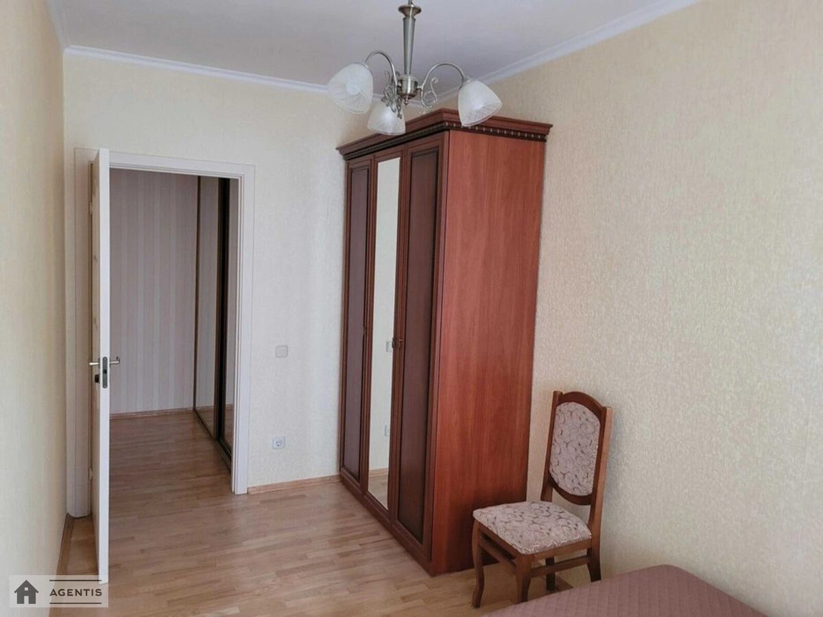 Apartment for rent 3 rooms, 60 m², 3rd fl./5 floors. 13, Lesi Ukrayinky 13, Kyiv. 