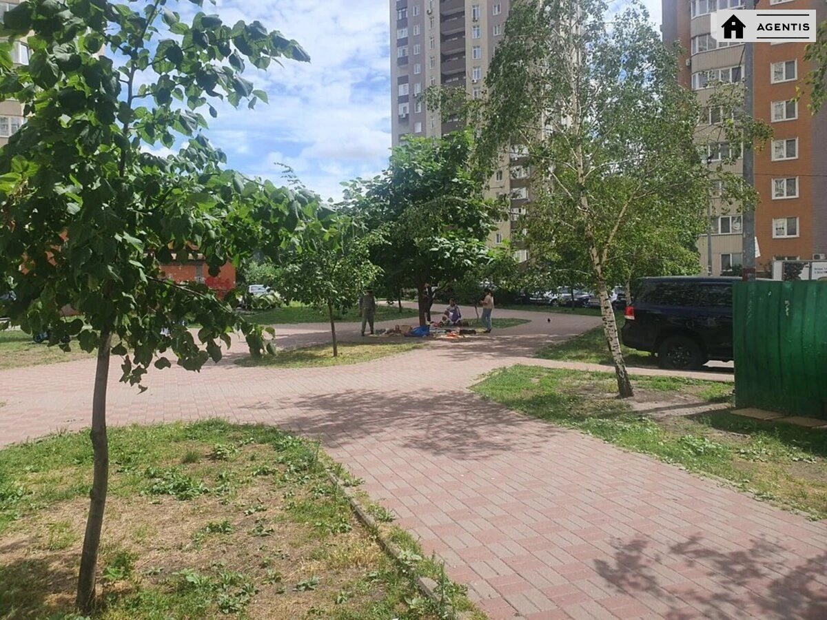 Здам квартиру 2 кімнати, 62 m², 22 пов./23 поверхи. 12, Миколи Лаврухіна вул., Київ. 