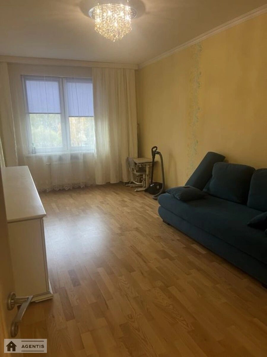 Сдам квартиру 2 комнаты, 89 m², 9 эт./24 этажа. Демиевская, Киев. 