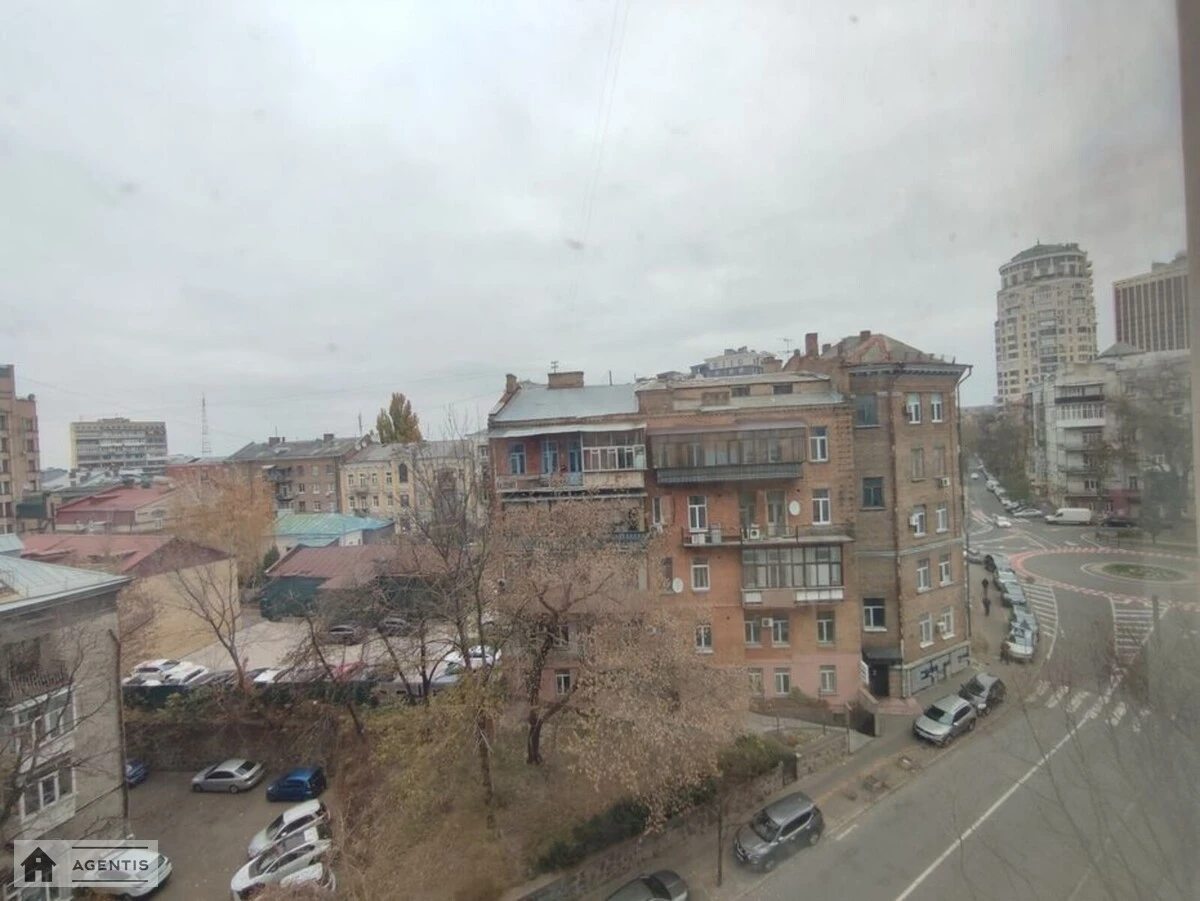 Сдам квартиру 3 комнаты, 92 m², 6 эт./10 этажей. 3, Кудрявский 3, Киев. 