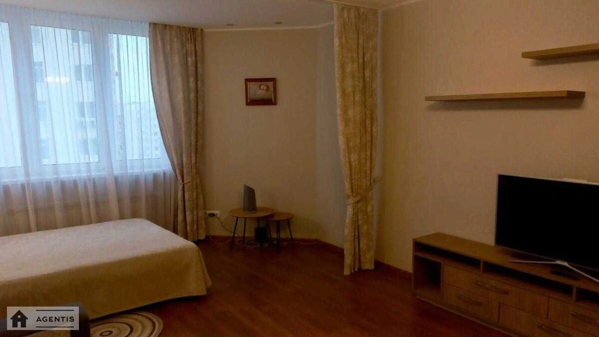 Сдам квартиру 1 комната, 55 m², 20 эт./24 этажа. 5, Олени Пчілки вул., Киев. 