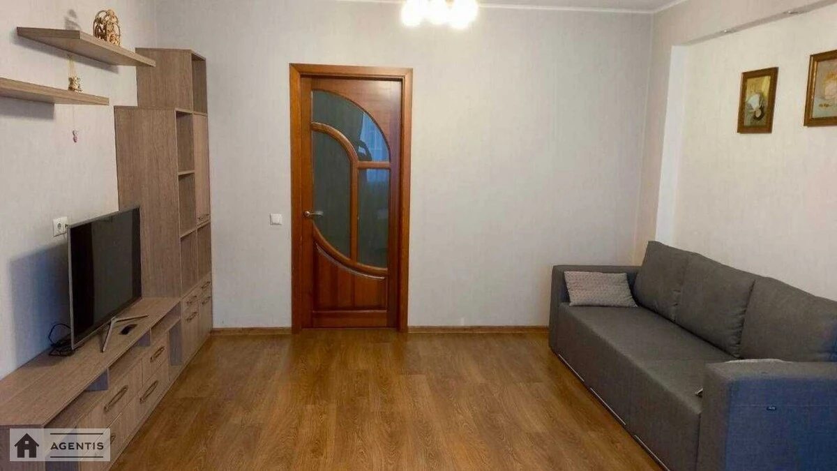 Сдам квартиру 1 комната, 55 m², 20 эт./24 этажа. 5, Олени Пчілки вул., Киев. 