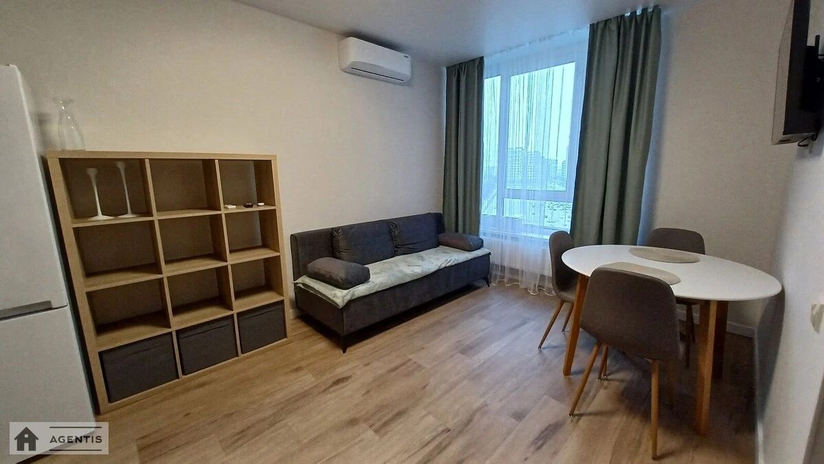 Apartment for rent 1 room, 40 m², 13th fl./25 floors. Pravdy, Kyiv. 