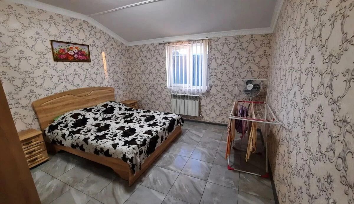 Сдам квартиру 3 комнаты, 100 m², 2 эт./2 этажа. 10, 1ий Бортницкий пров., Киев. 