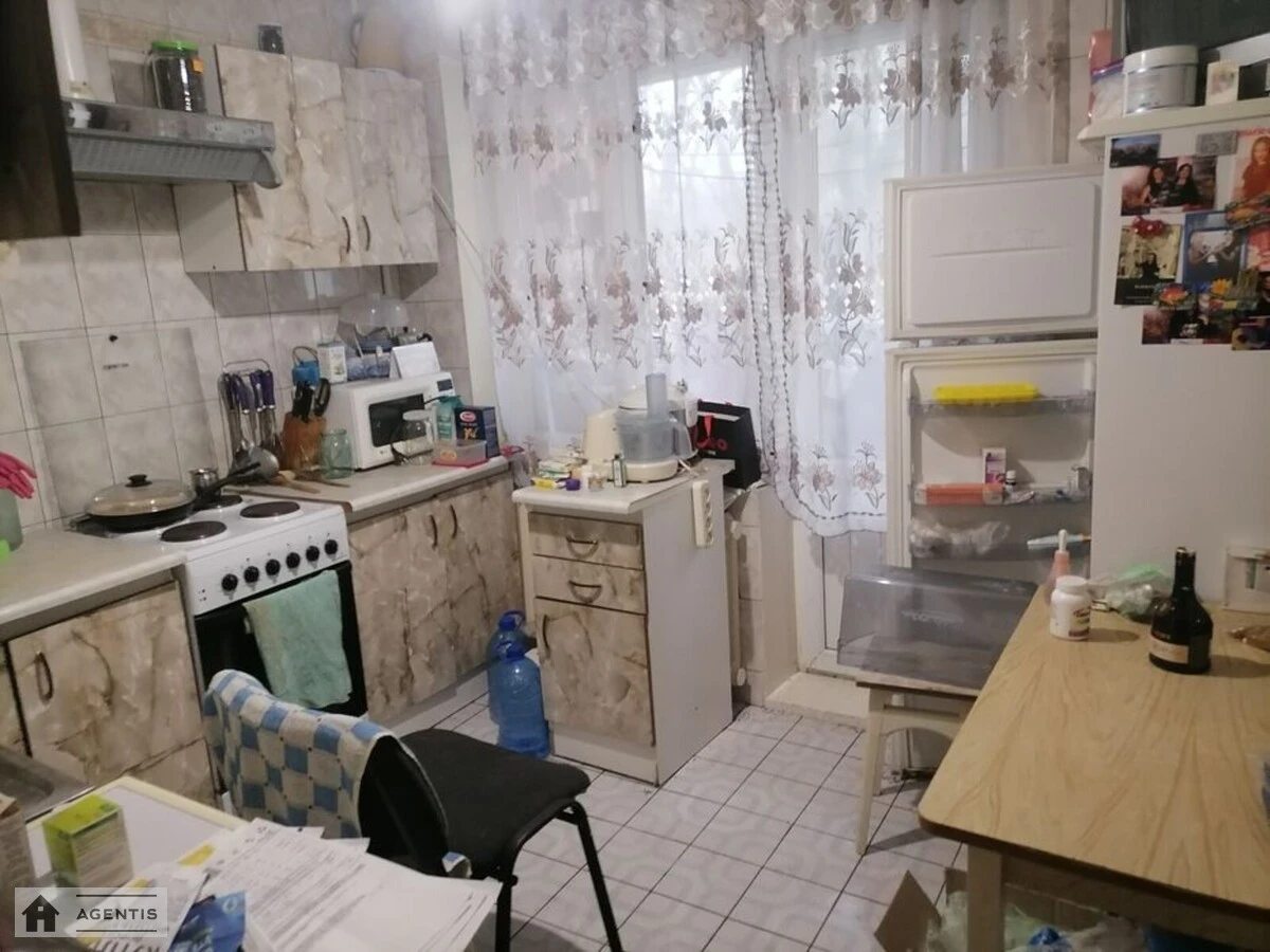 Сдам квартиру 1 комната, 33 m², 3 эт./16 этажей. Соломенский район, Киев. 