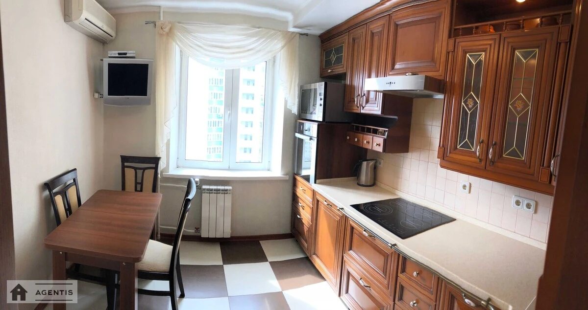 Apartment for rent 3 rooms, 77 m², 13th fl./23 floors. 72, Chervonoyi Kalyny prosp. Volodymyra Mayakovskoho, Kyiv. 