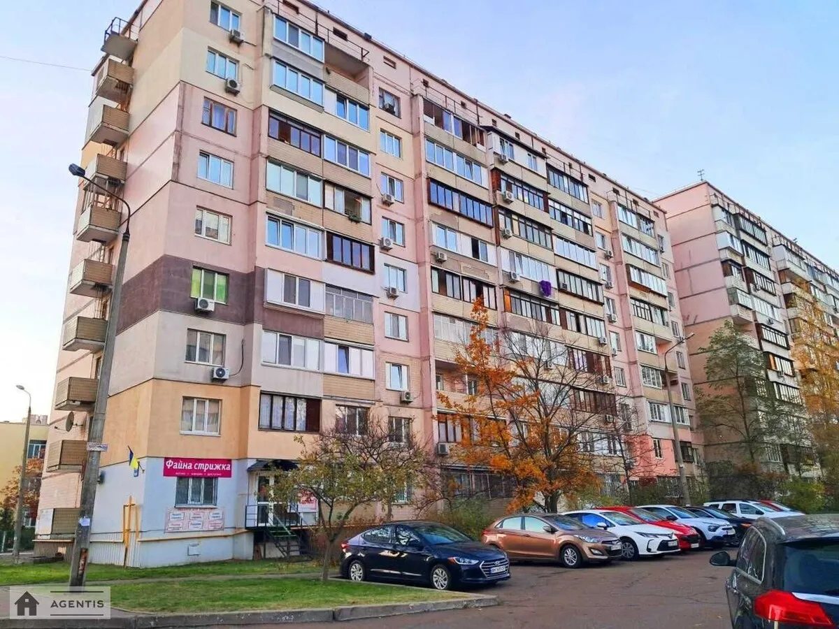 Apartment for rent 1 room, 38 m², 7th fl./9 floors. 8, Ruden , Kyiv. 