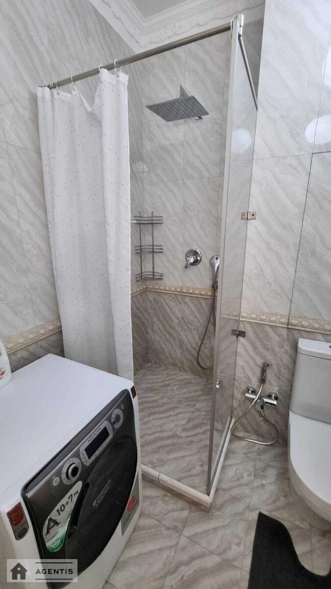 Сдам квартиру 2 комнаты, 80 m², 18 эт./27 этажей. 15, Соломянська вул., Киев. 