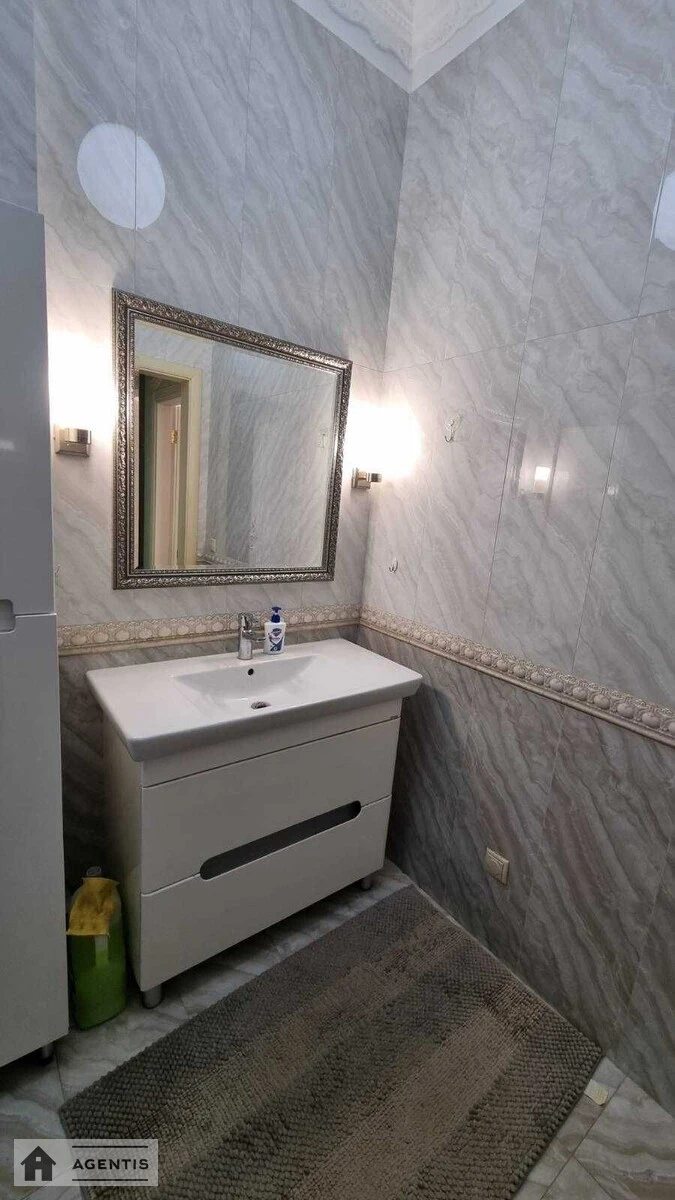 Сдам квартиру 2 комнаты, 80 m², 18 эт./27 этажей. 15, Соломянська вул., Киев. 