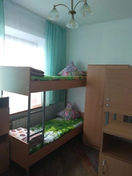Multi-level apartment for rent. 10 rooms, 30 m², 2nd floor/3 floors. 66, Tymiryazyevska 66, Kyiv. 