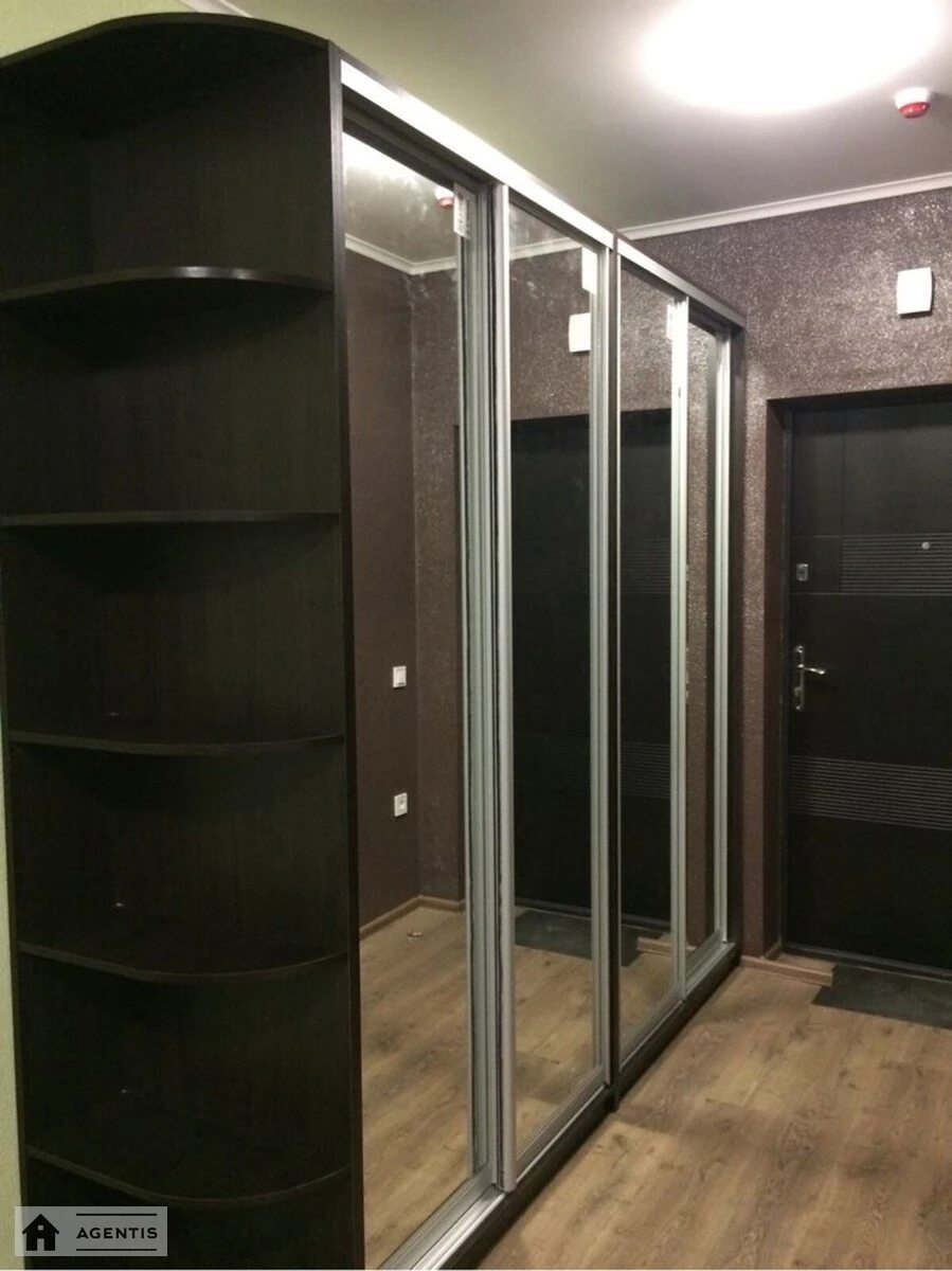 Сдам квартиру 1 комната, 33 m², 10 эт./25 этажей. 7, Олени Пчілки вул., Киев. 