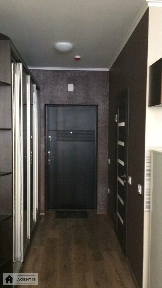 Сдам квартиру 1 комната, 33 m², 10 эт./25 этажей. 7, Олени Пчілки вул., Киев. 