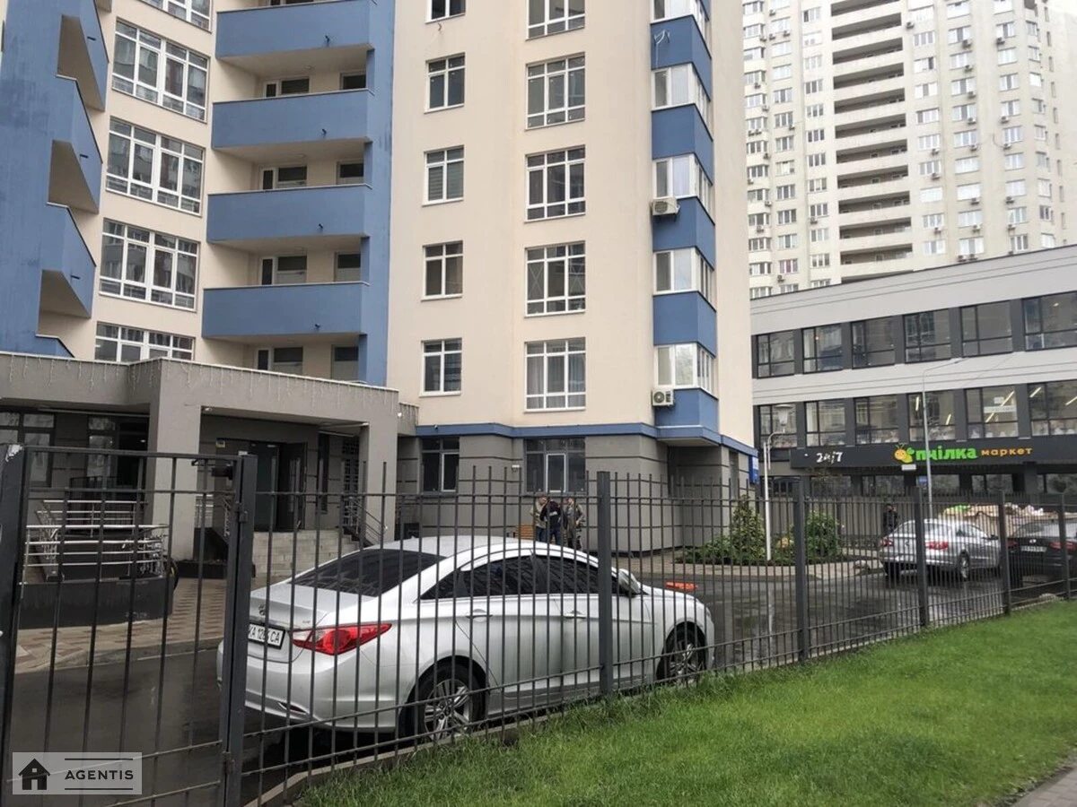 Сдам квартиру 1 комната, 33 m², 10 эт./25 этажей. 7, Олени Пчілки вул., Киев. 