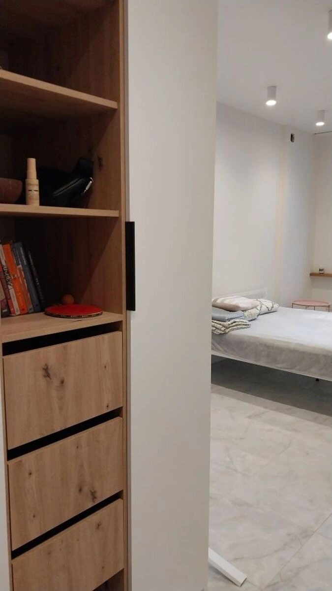 Продаж квартири 1 кімната, 24 m², 4 пов./4 поверхи. 18, Героїв небесної сотні вул., Софіївська Борщагівка. 