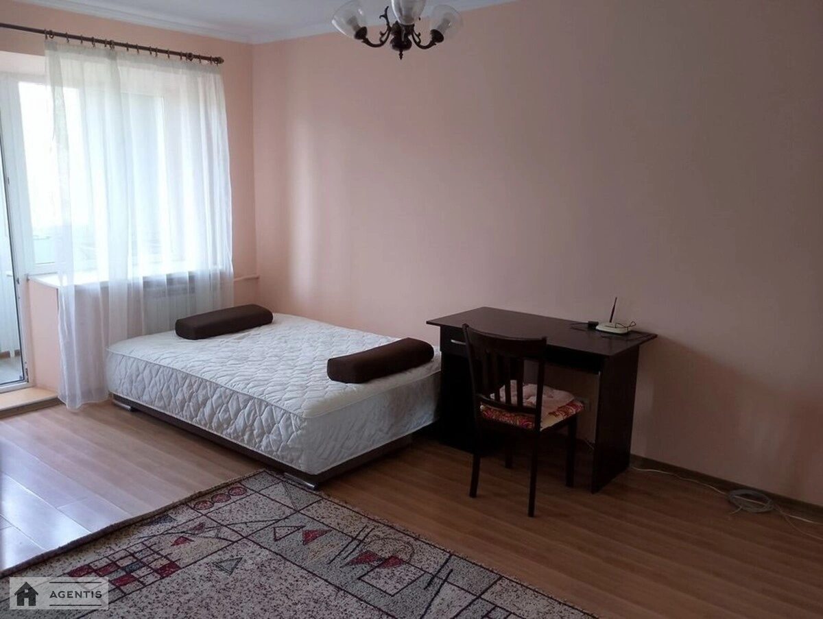 Здам квартиру 1 кімната, 30 m², 4 пов./5 поверхів. 35, Олени Теліги вул., Київ. 