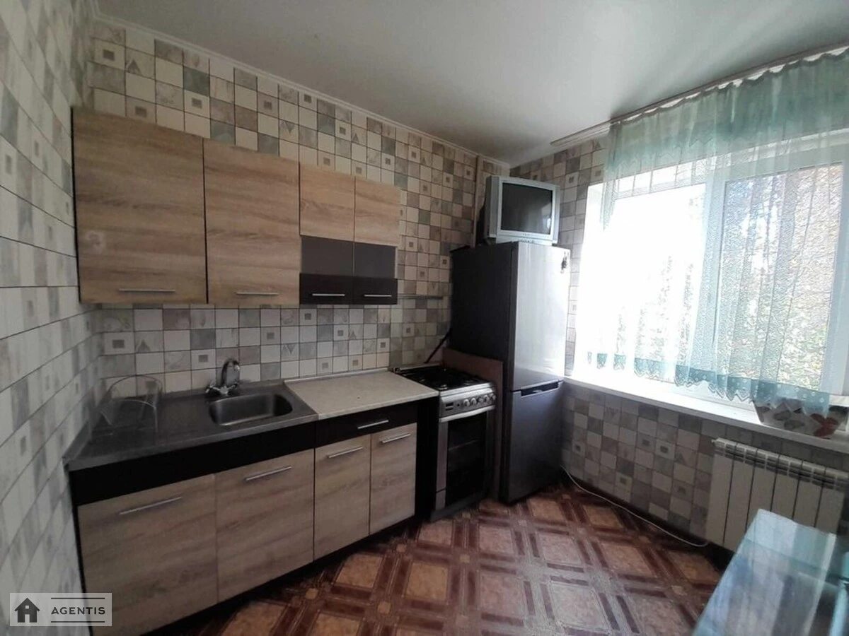 Здам квартиру 2 кімнати, 51 m², 4 пов./9 поверхів. Подільський район, Київ. 