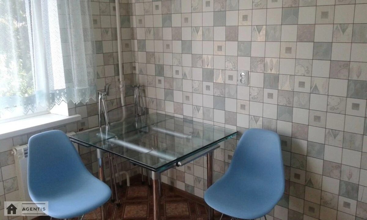 Здам квартиру 2 кімнати, 51 m², 4 пов./9 поверхів. Подільський район, Київ. 