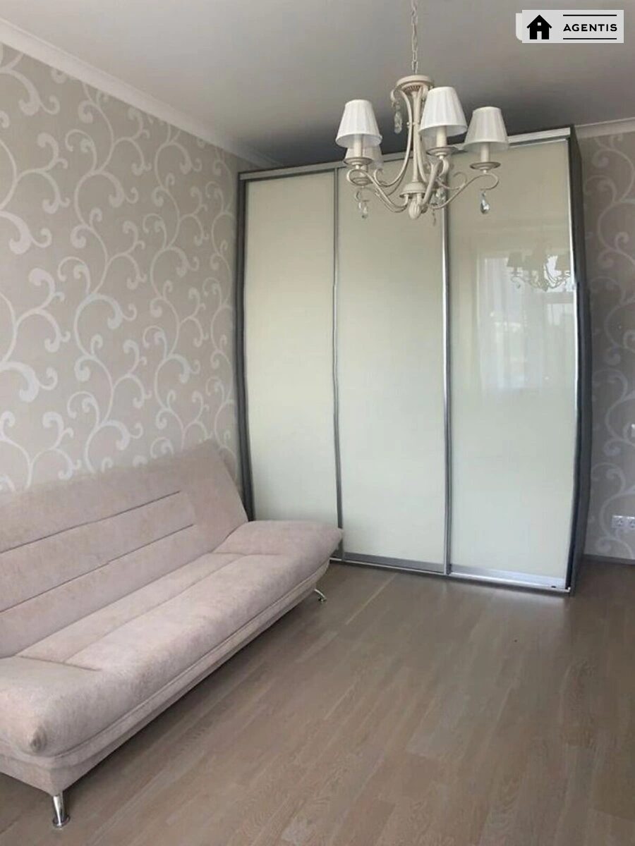 Apartment for rent 3 rooms, 128 m², 11th fl./25 floors. 37, Vasylya Tyutyunnyka vul. Anri Barbyusa, Kyiv. 